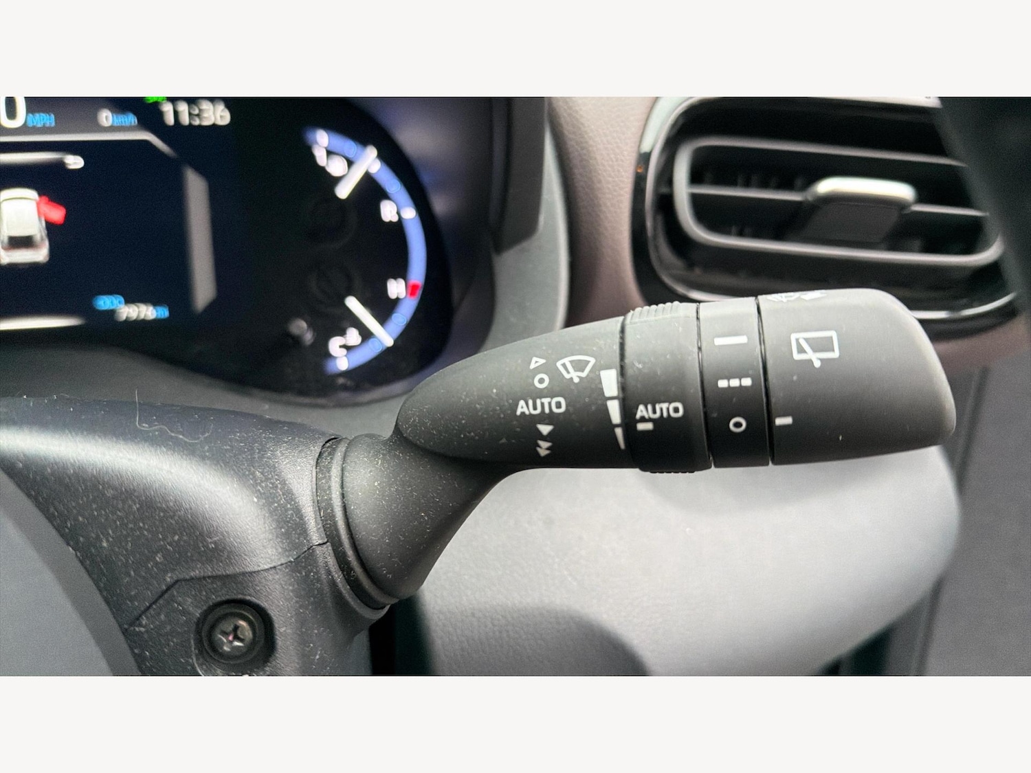 Used Toyota Yaris Cross 2023 for sale - 77057284: Photo 25