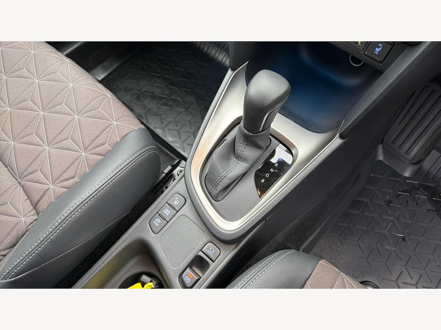 Used Toyota Yaris Cross 2023 for sale - 77057284: Photo 29