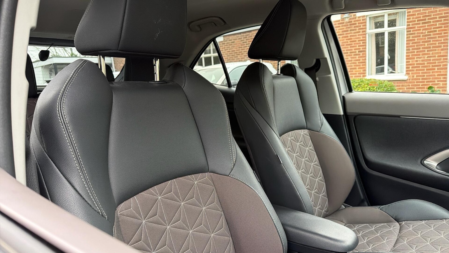 Used Toyota Yaris Cross 2023 for sale - 77057284: Photo 36