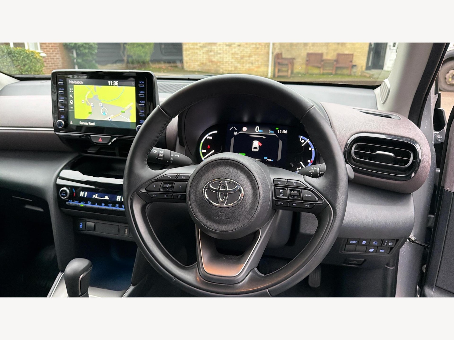 Used Toyota Yaris Cross 2023 for sale - 77057284: Photo 8