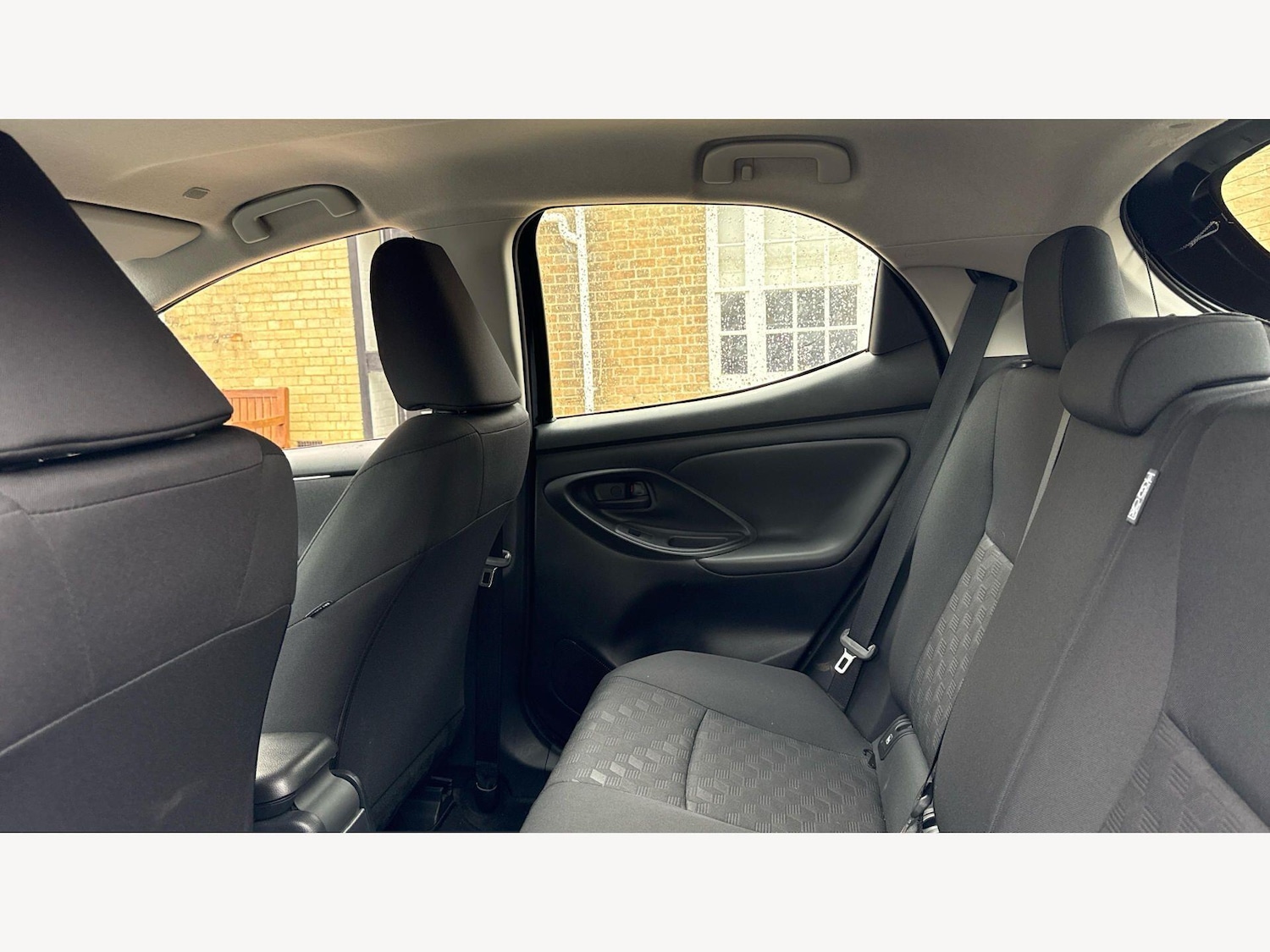 Used Toyota Yaris for sale - 77925860: Photo 15