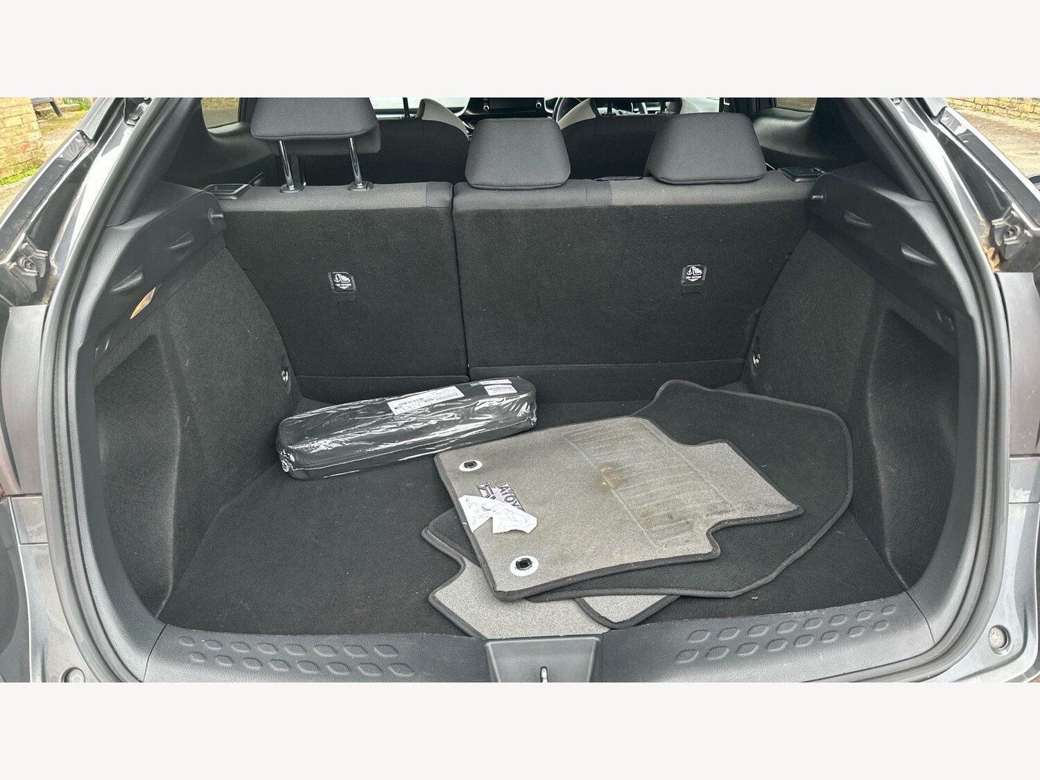 Used Toyota C-HR for sale - 77882106: Photo 16