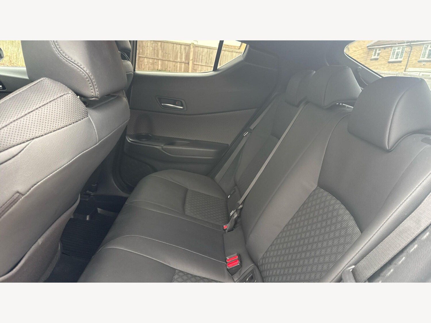 Used Toyota C-HR 2023 for sale - 77925890: Photo 15