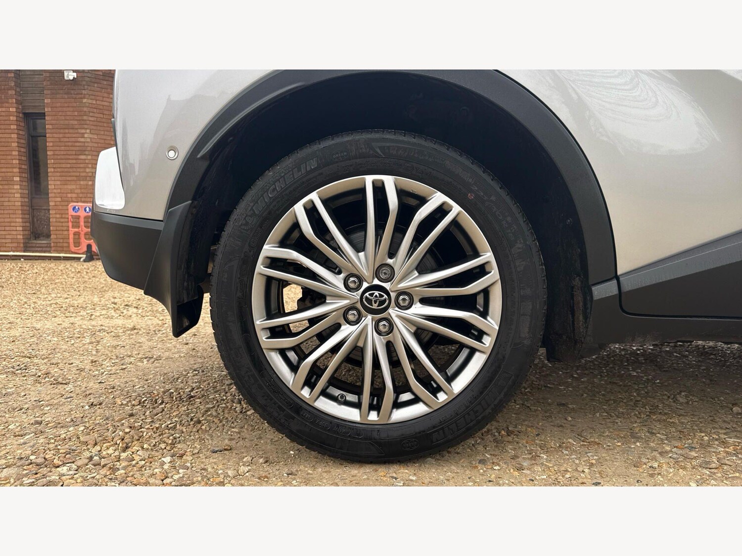 Used Toyota C-HR 2023 for sale - 77925890: Photo 20