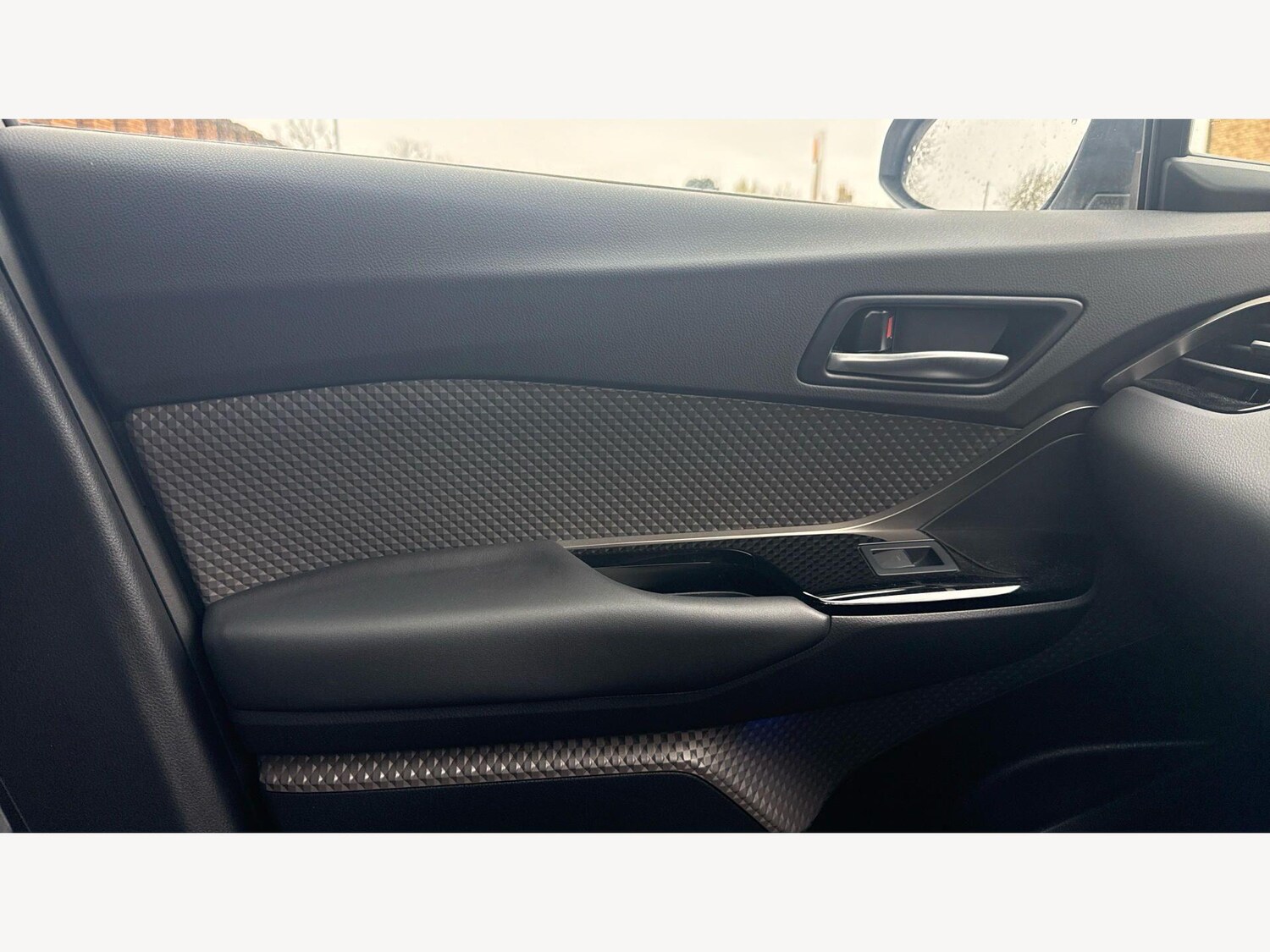 Used Toyota C-HR 2023 for sale - 77925890: Photo 27