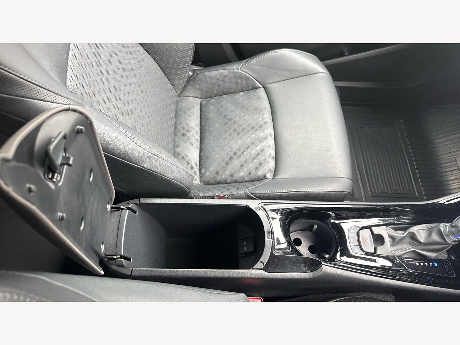 Used Toyota C-HR 2023 for sale - 77925890: Photo 28