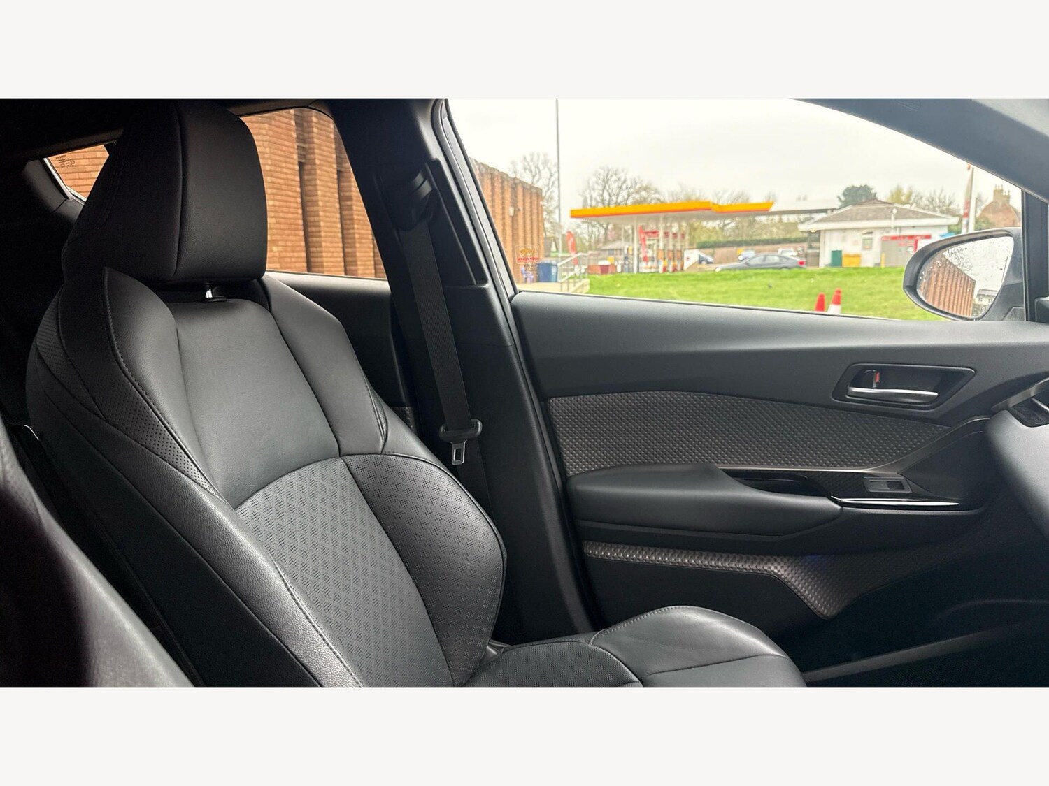 Used Toyota C-HR 2023 for sale - 77925890: Photo 29