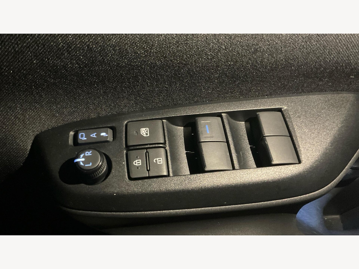 Used Toyota Yaris Cross 2023 for sale - 76715289: Photo 31