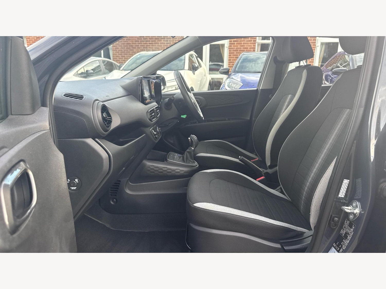Used Hyundai i10 2023 for sale - 76399317: Photo 12
