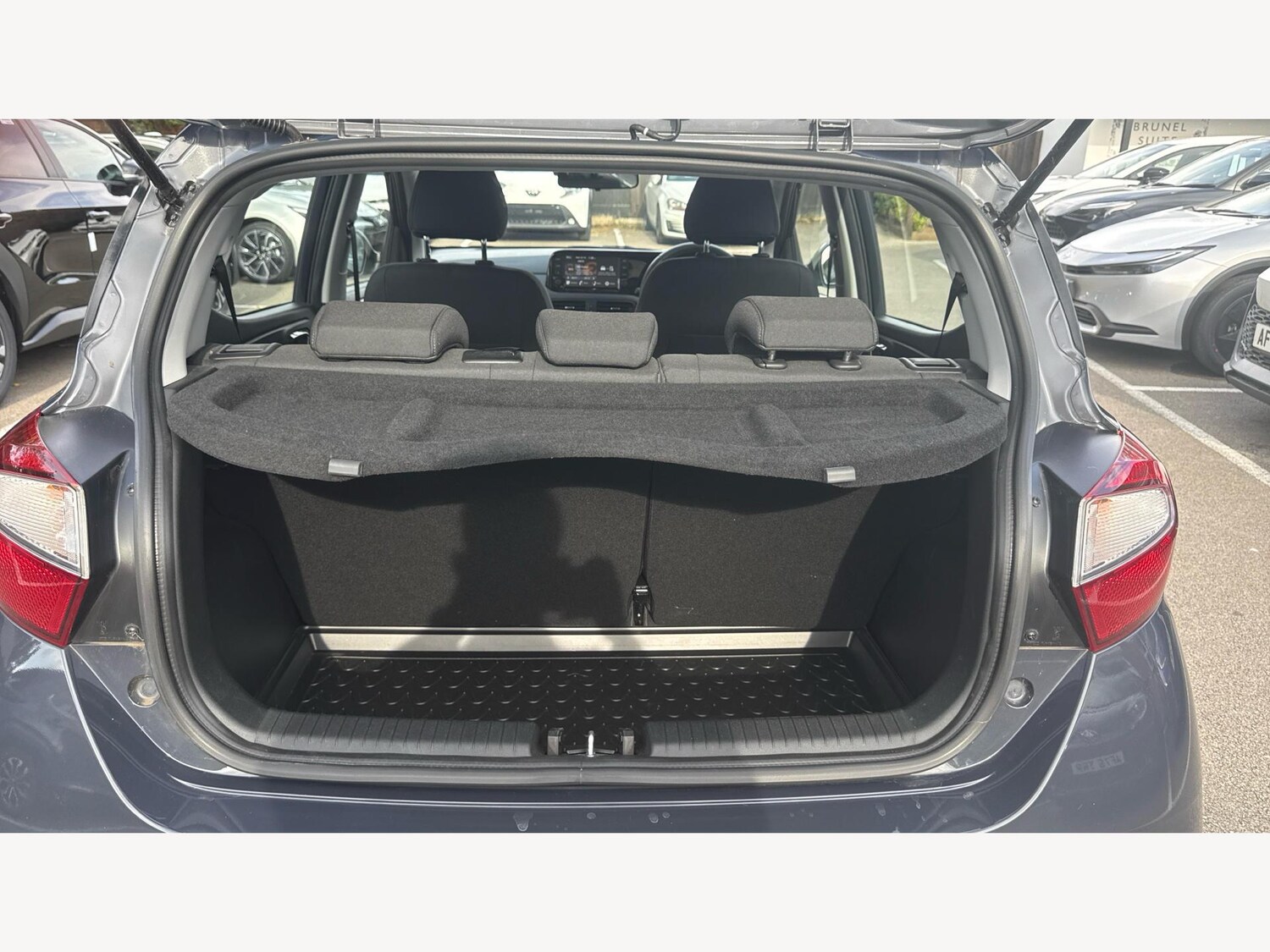 Used Hyundai i10 2023 for sale - 76399317: Photo 16