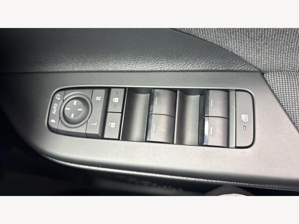 Used Toyota C-HR 2024 for sale - 76151729: Photo 22