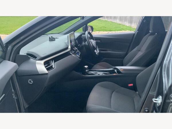 Used Toyota C-HR 2019 for sale - 76325940: Photo 12