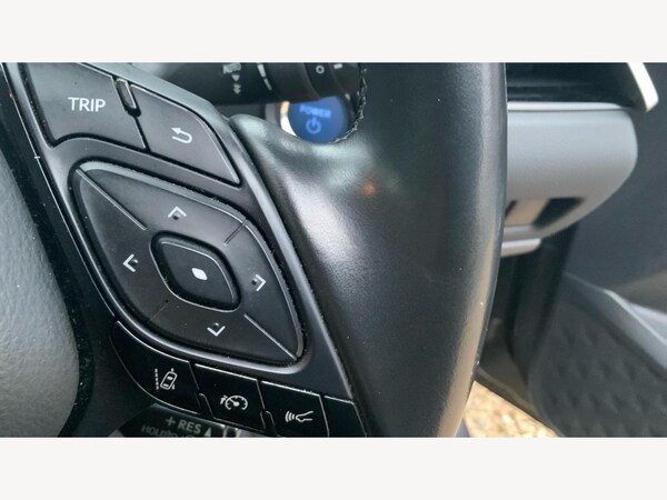 Used Toyota C-HR 2019 for sale - 76325940: Photo 32