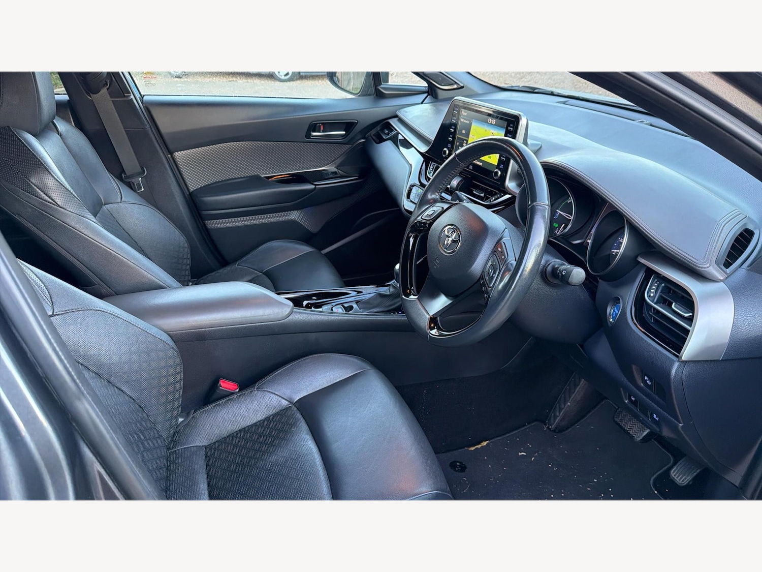 Used Toyota C-HR 2021 for sale - 76942600: Photo 13