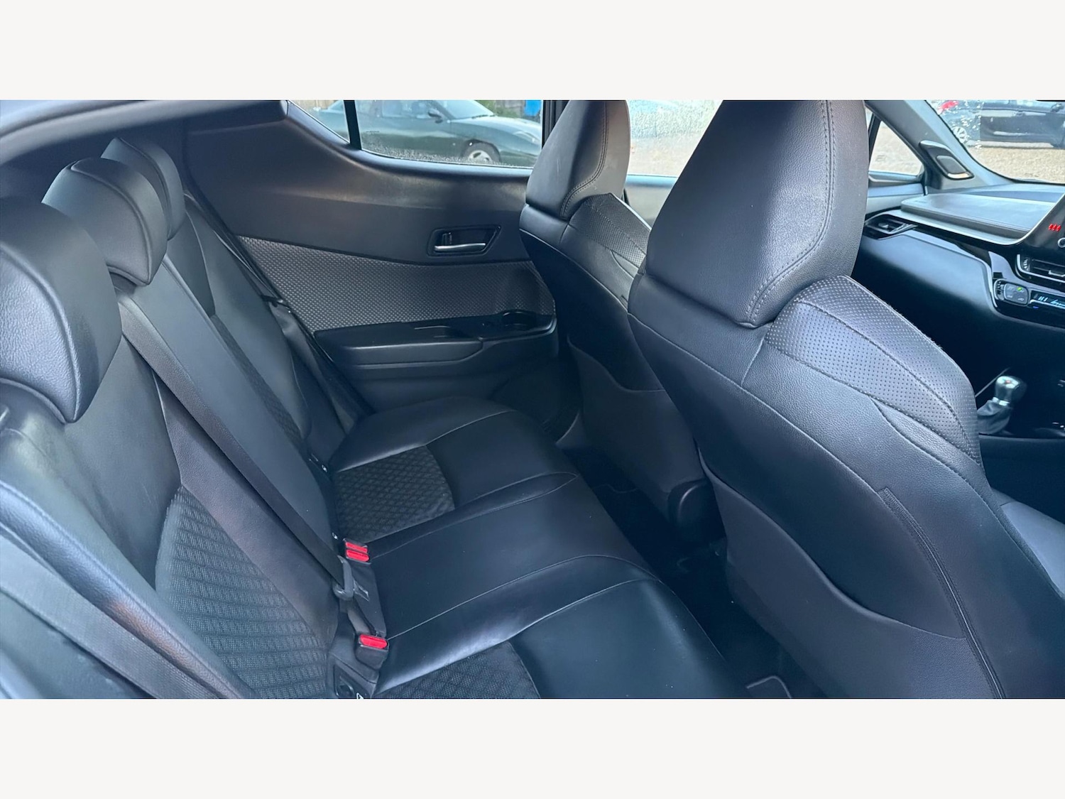 Used Toyota C-HR 2021 for sale - 76942600: Photo 14