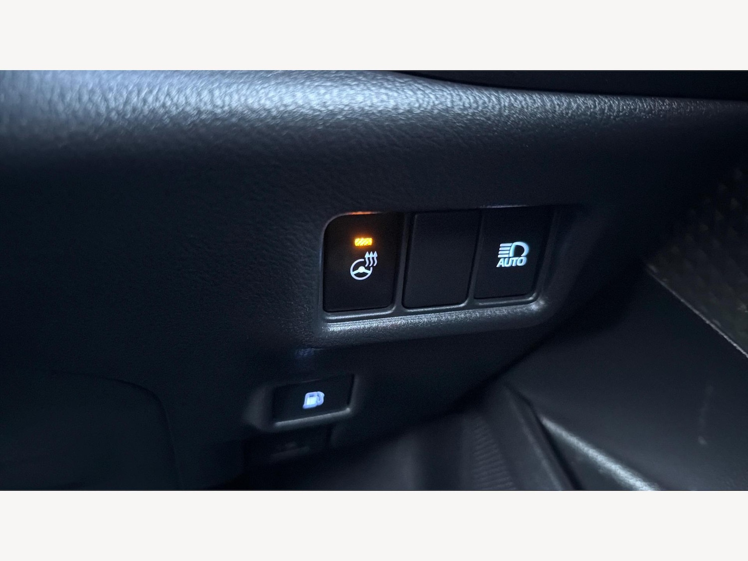 Used Toyota C-HR 2021 for sale - 76942600: Photo 26