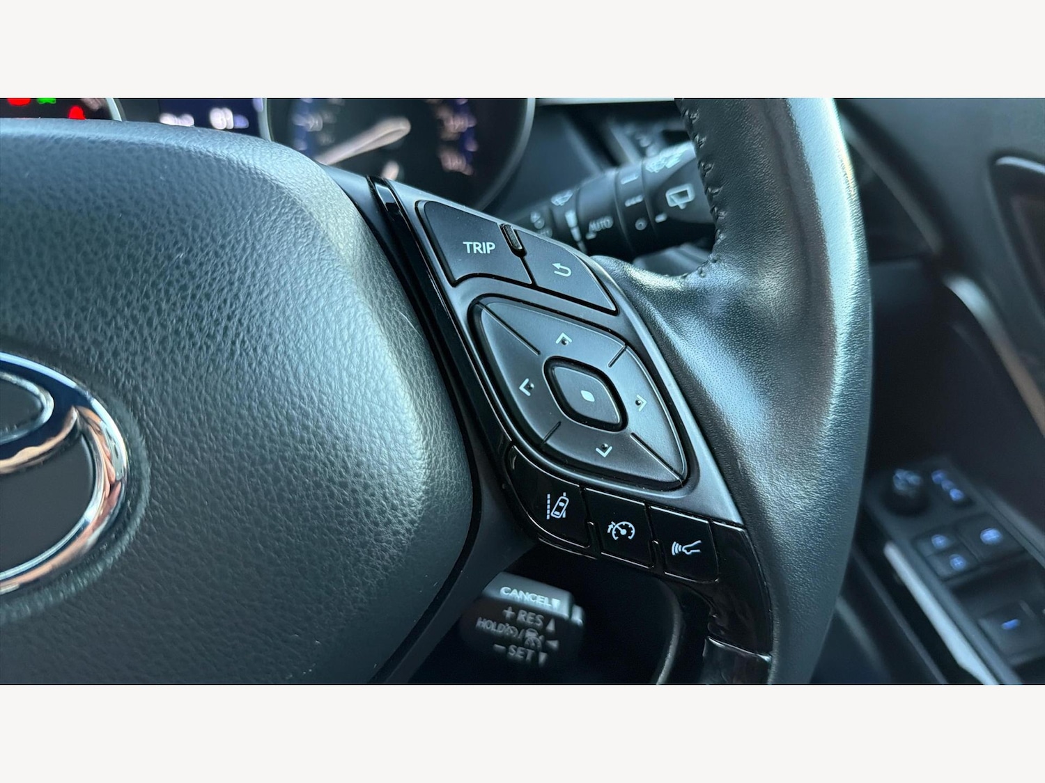 Used Toyota C-HR 2021 for sale - 76942600: Photo 31