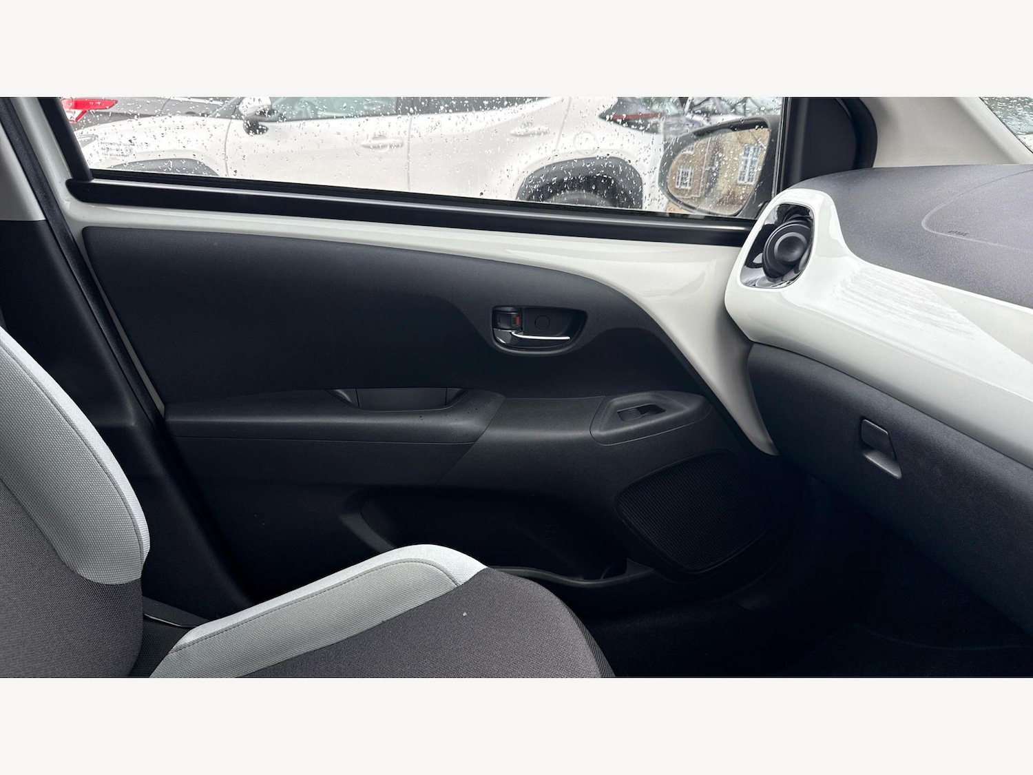 Used Toyota AYGO 2017 for sale - 78185363: Photo 27