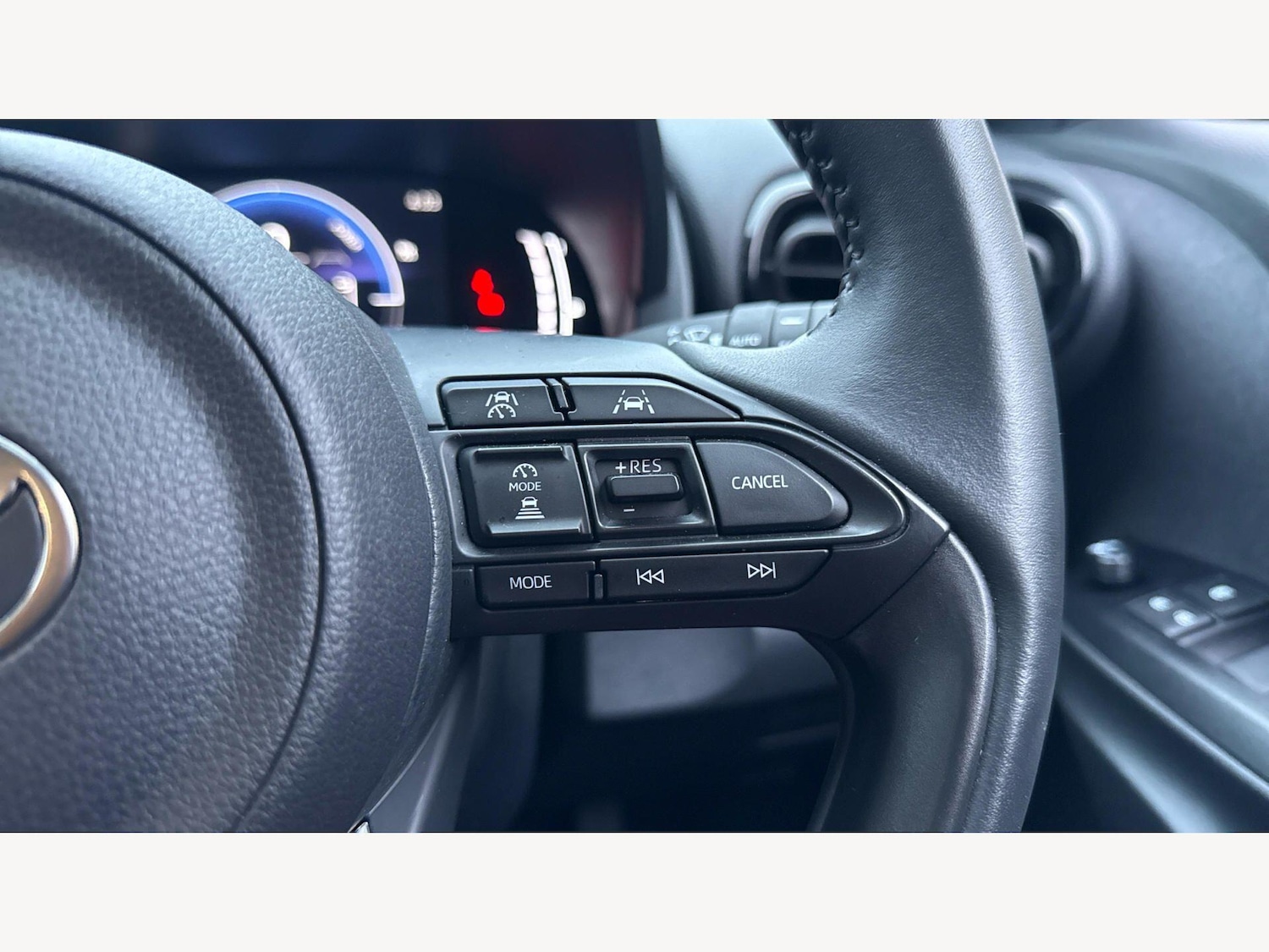 Used Toyota Yaris Cross 2025 for sale - 77612409: Photo 27