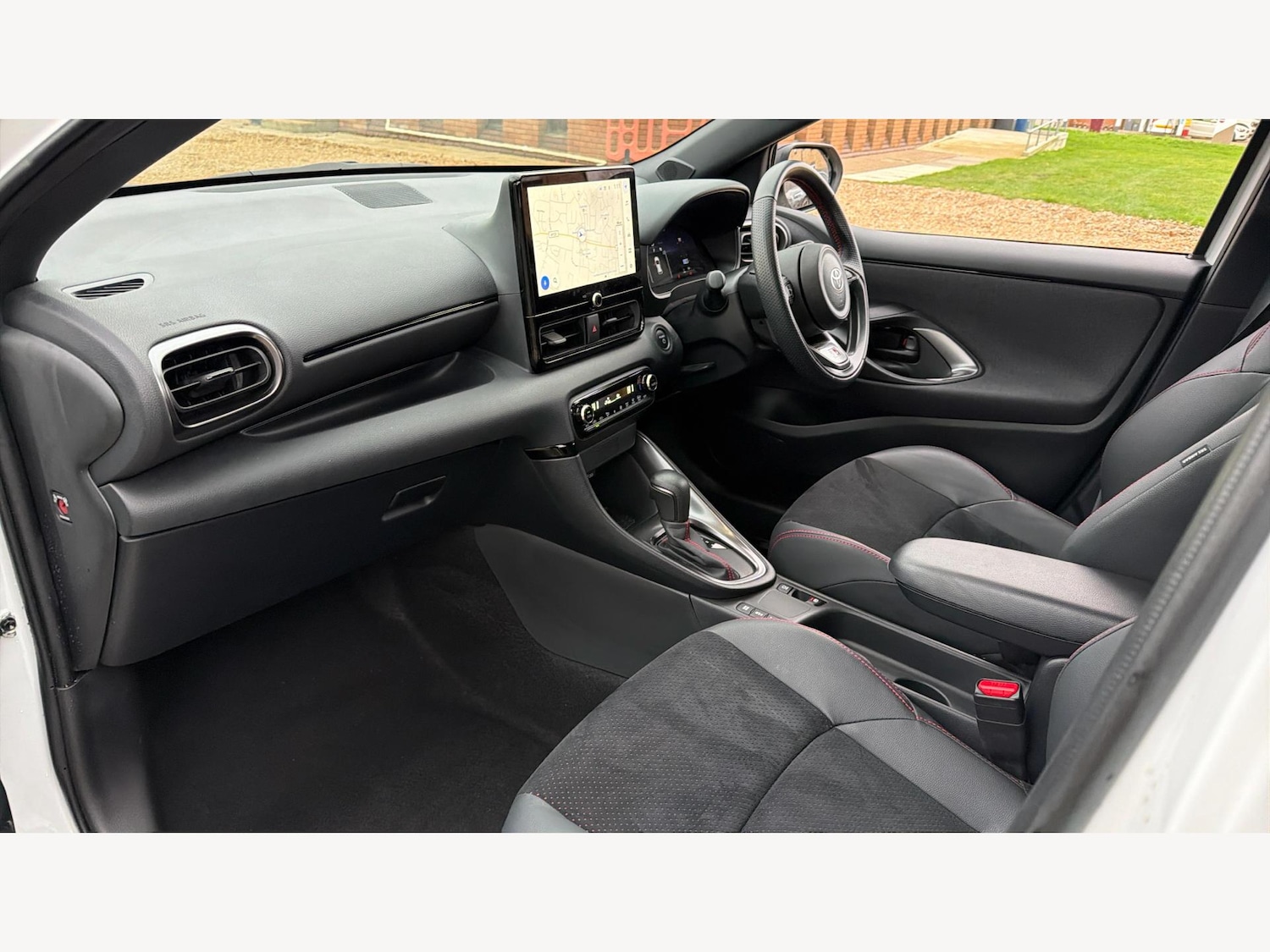 Used Toyota Yaris 2024 for sale - 77637915: Photo 12