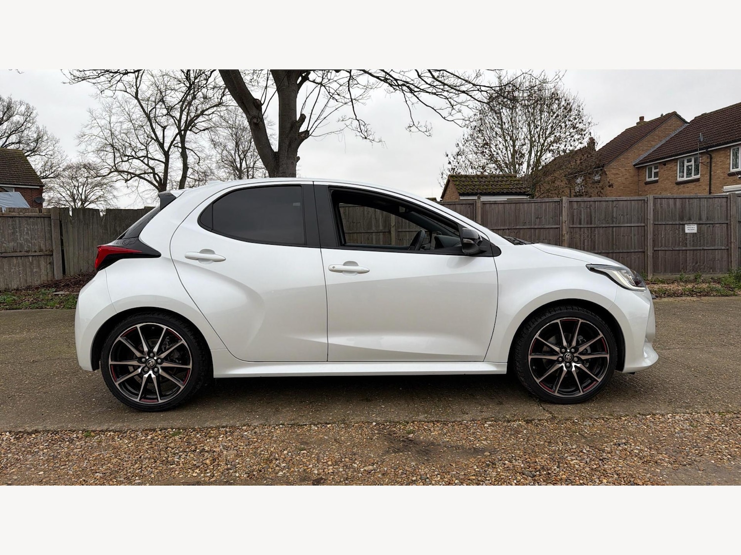 Used Toyota Yaris 2024 for sale - 77637915: Photo 18