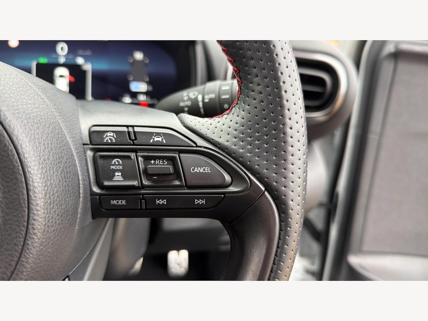 Used Toyota Yaris 2024 for sale - 77637915: Photo 29