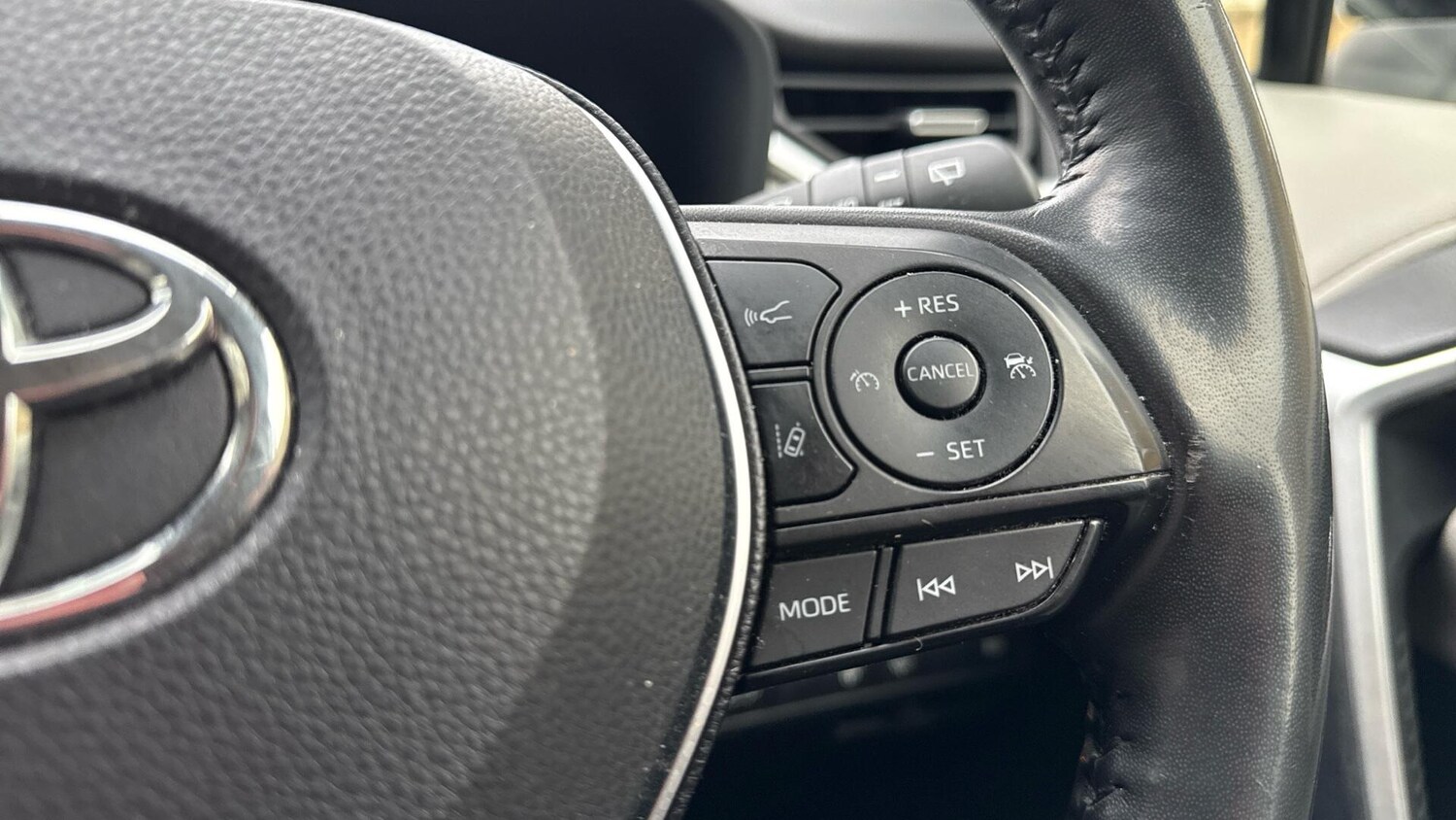 Used Toyota RAV4 for sale - 77611601: Photo 38