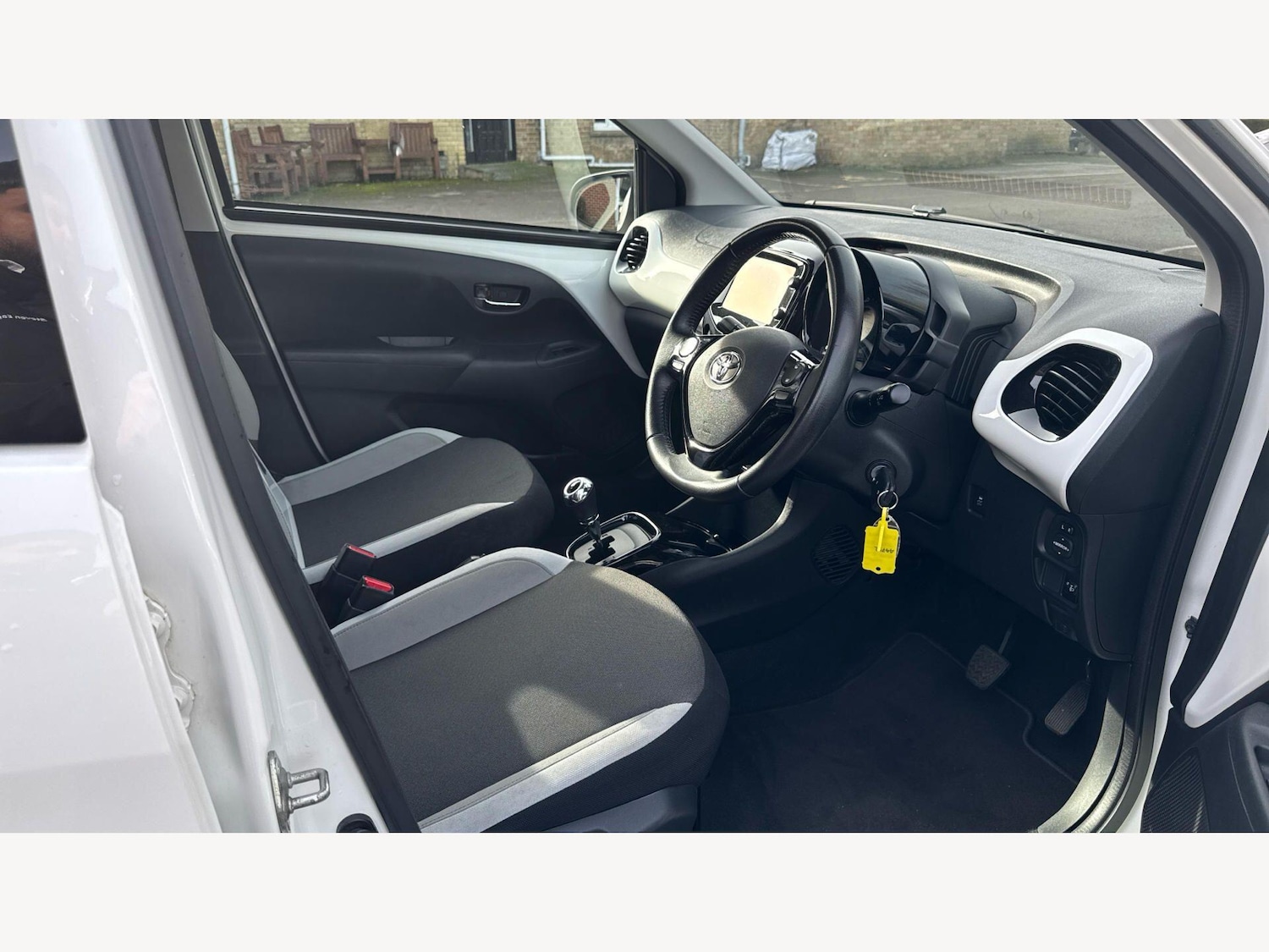 Used Toyota AYGO 2018 for sale - 77611596: Photo 13