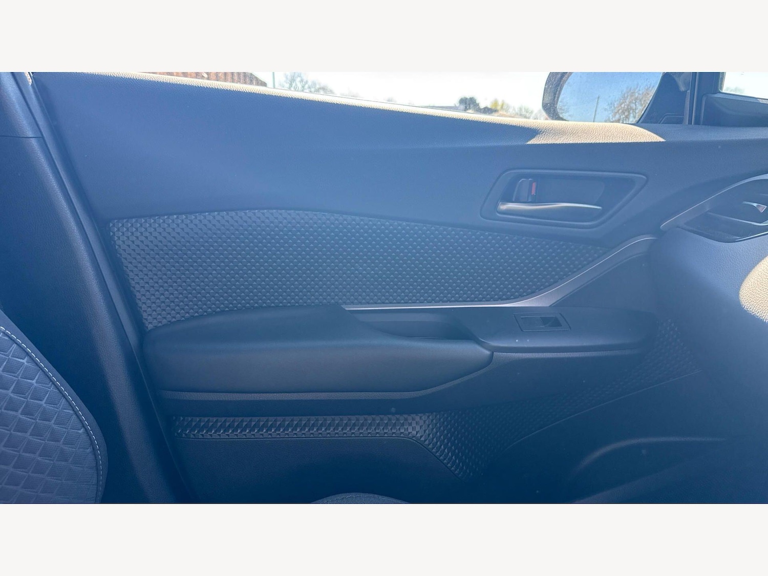 Used Toyota C-HR for sale - 77982259: Photo 25