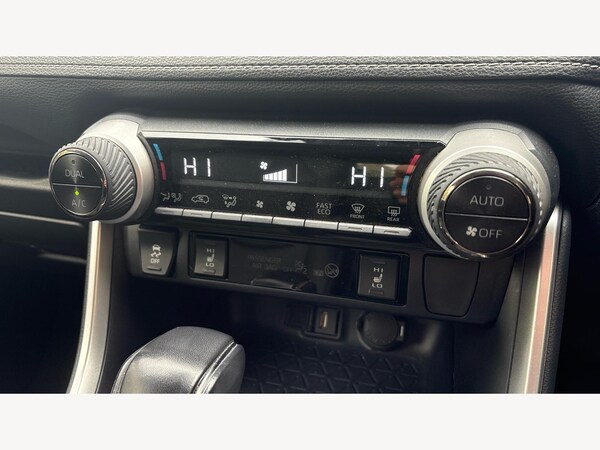 Used Toyota RAV4 2021 for sale - 76151550: Photo 28