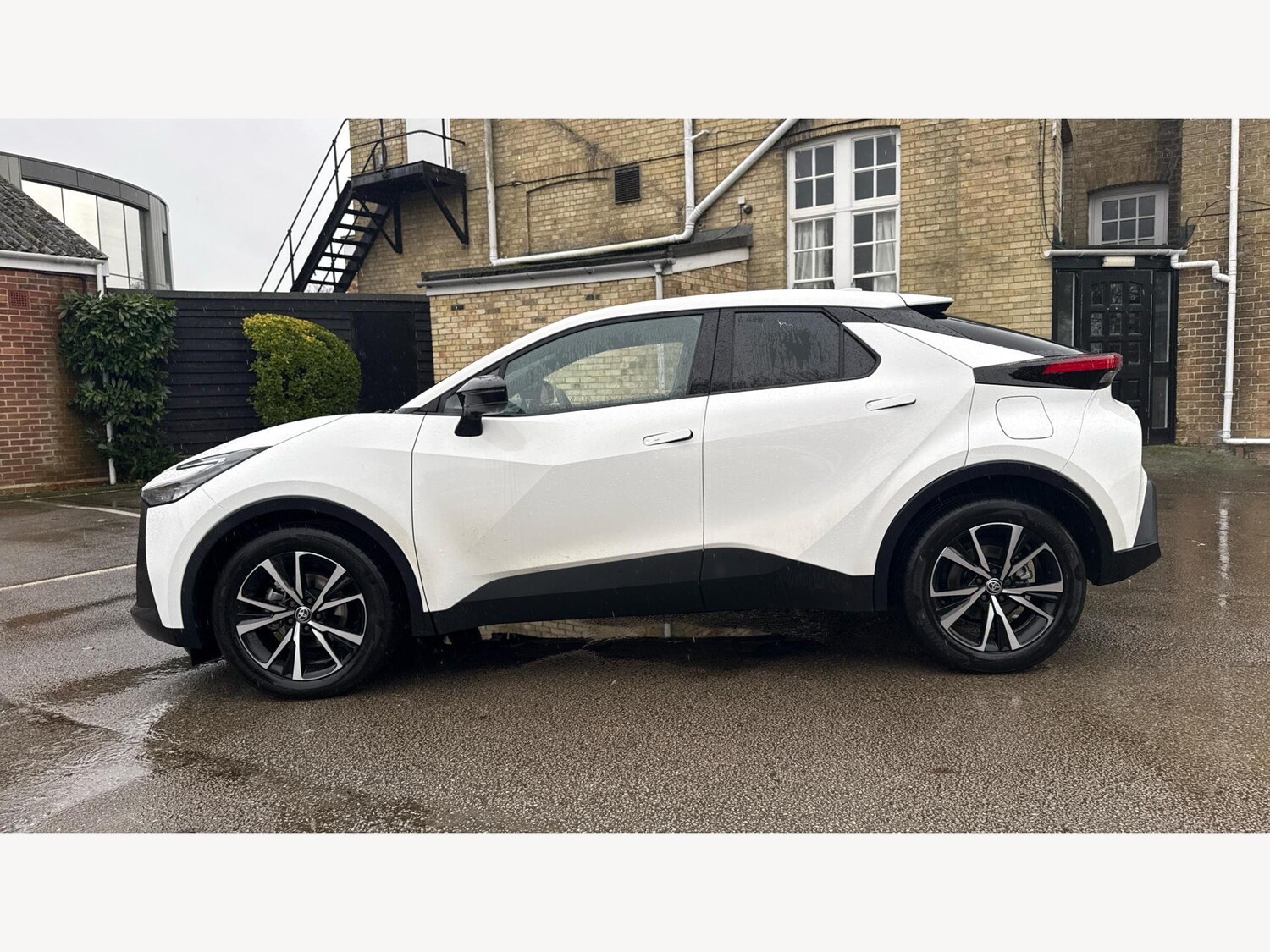 Used Toyota C-HR 2025 for sale - 77612420: Photo 19