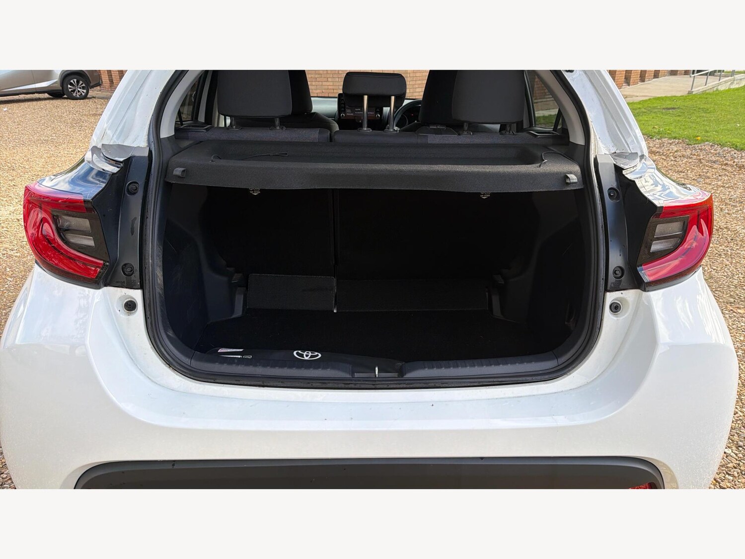 Used Toyota Yaris 2023 for sale - 76499663: Photo 16