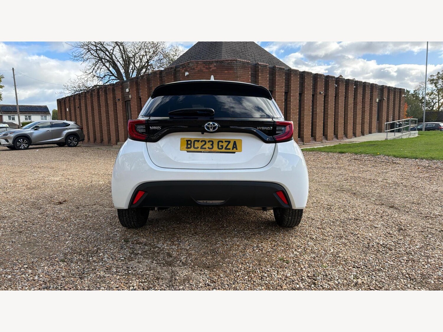 Used Toyota Yaris 2023 for sale - 76499663: Photo 21