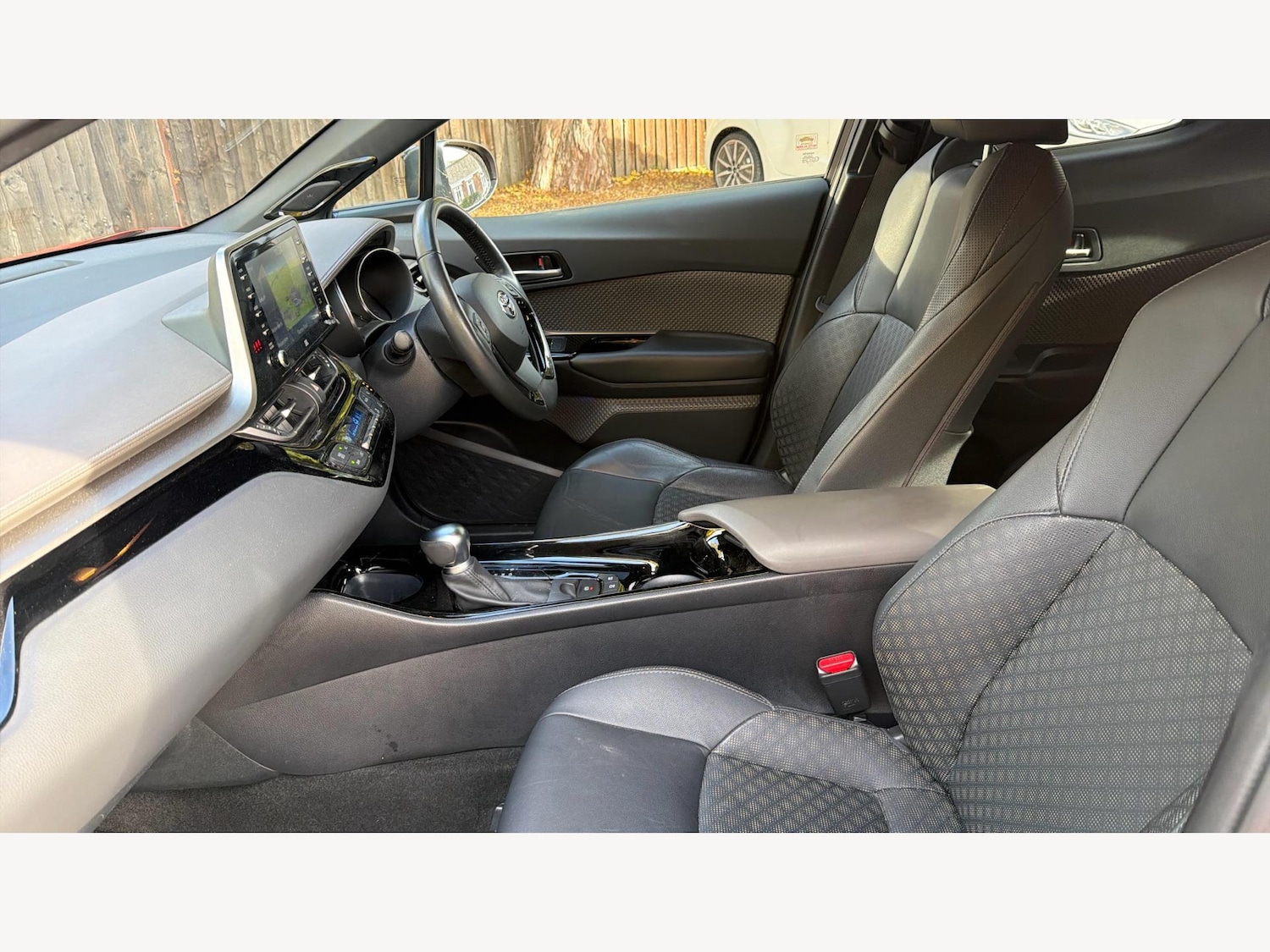 Used Toyota C-HR 2020 for sale - 76388624: Photo 12