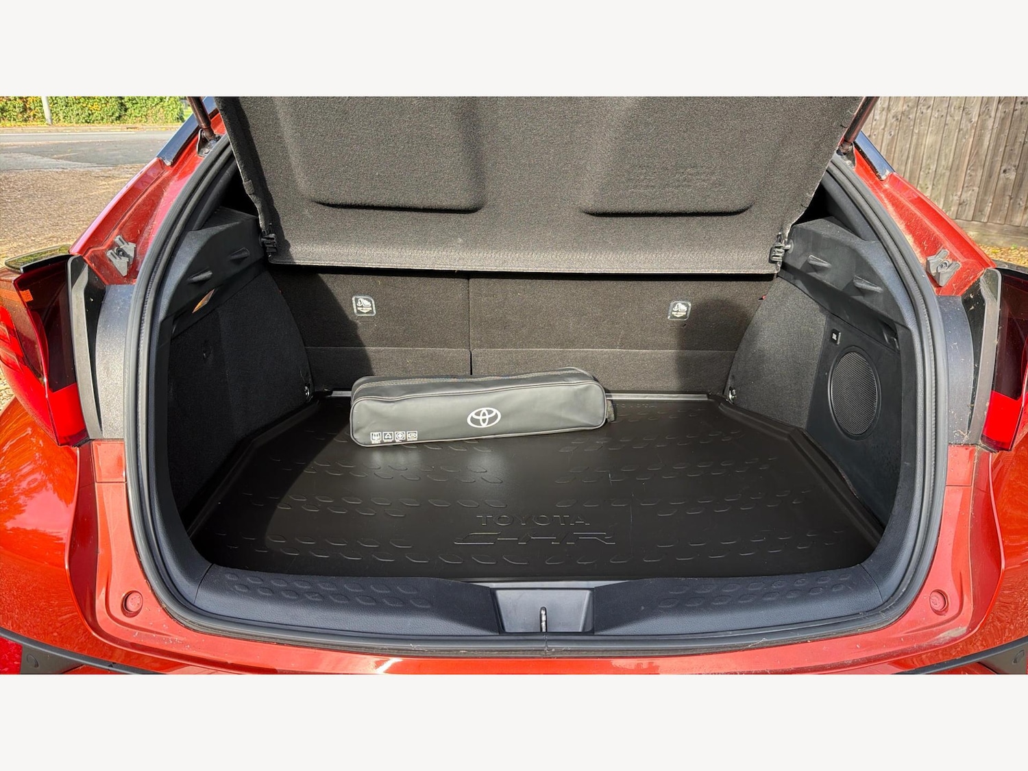 Used Toyota C-HR 2020 for sale - 76388624: Photo 16