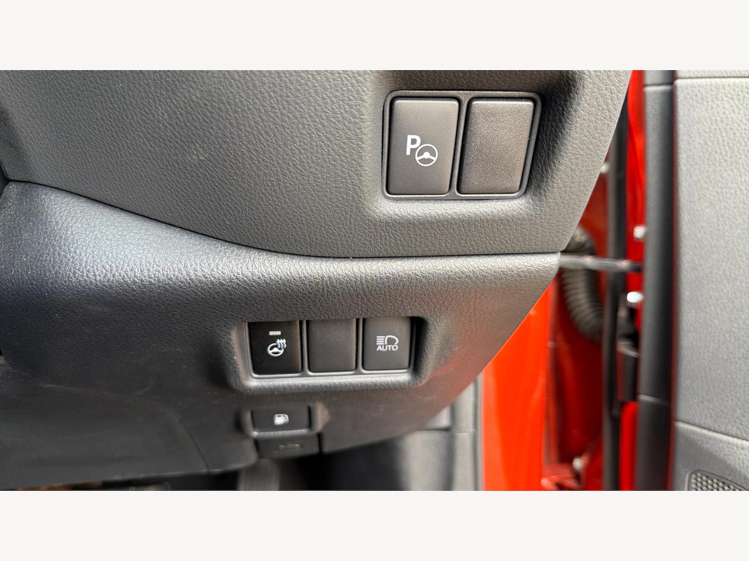 Used Toyota C-HR 2020 for sale - 76388624: Photo 27