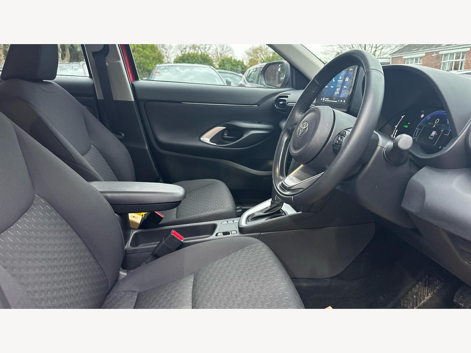 Used Toyota Yaris Cross 2025 for sale - 77411907: Photo 13