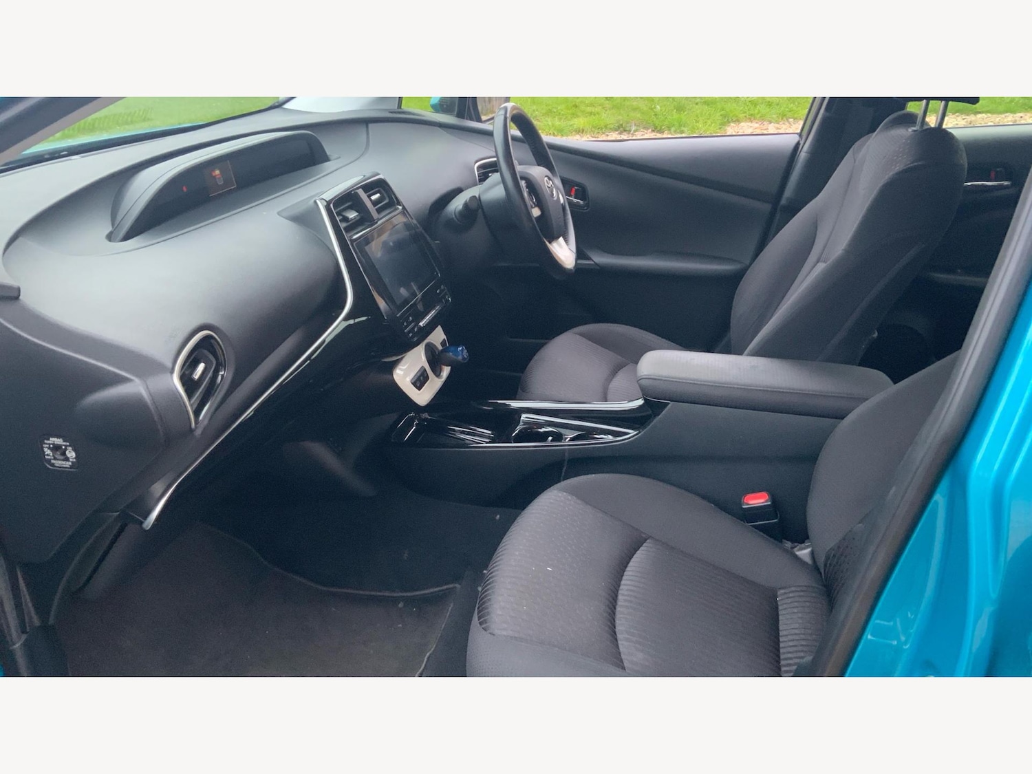 Used Toyota Prius 2017 for sale - 76472340: Photo 12