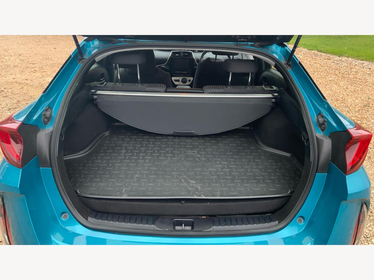 Used Toyota Prius 2017 for sale - 76472340: Photo 16