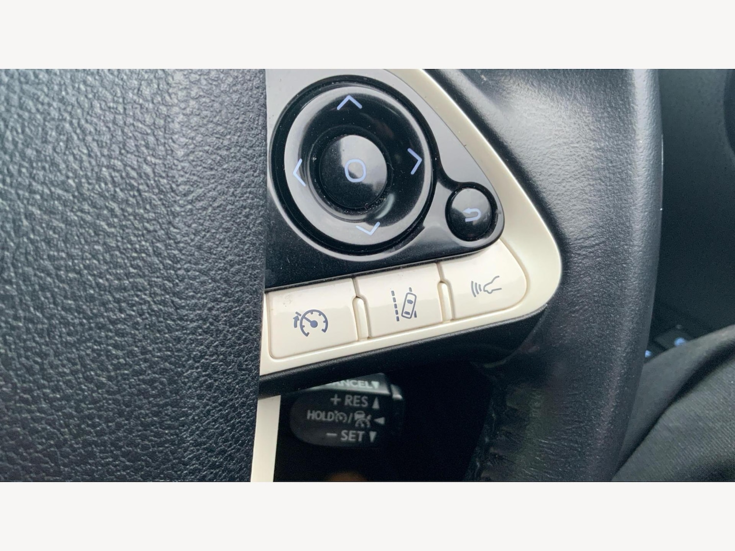 Used Toyota Prius 2017 for sale - 76472340: Photo 27