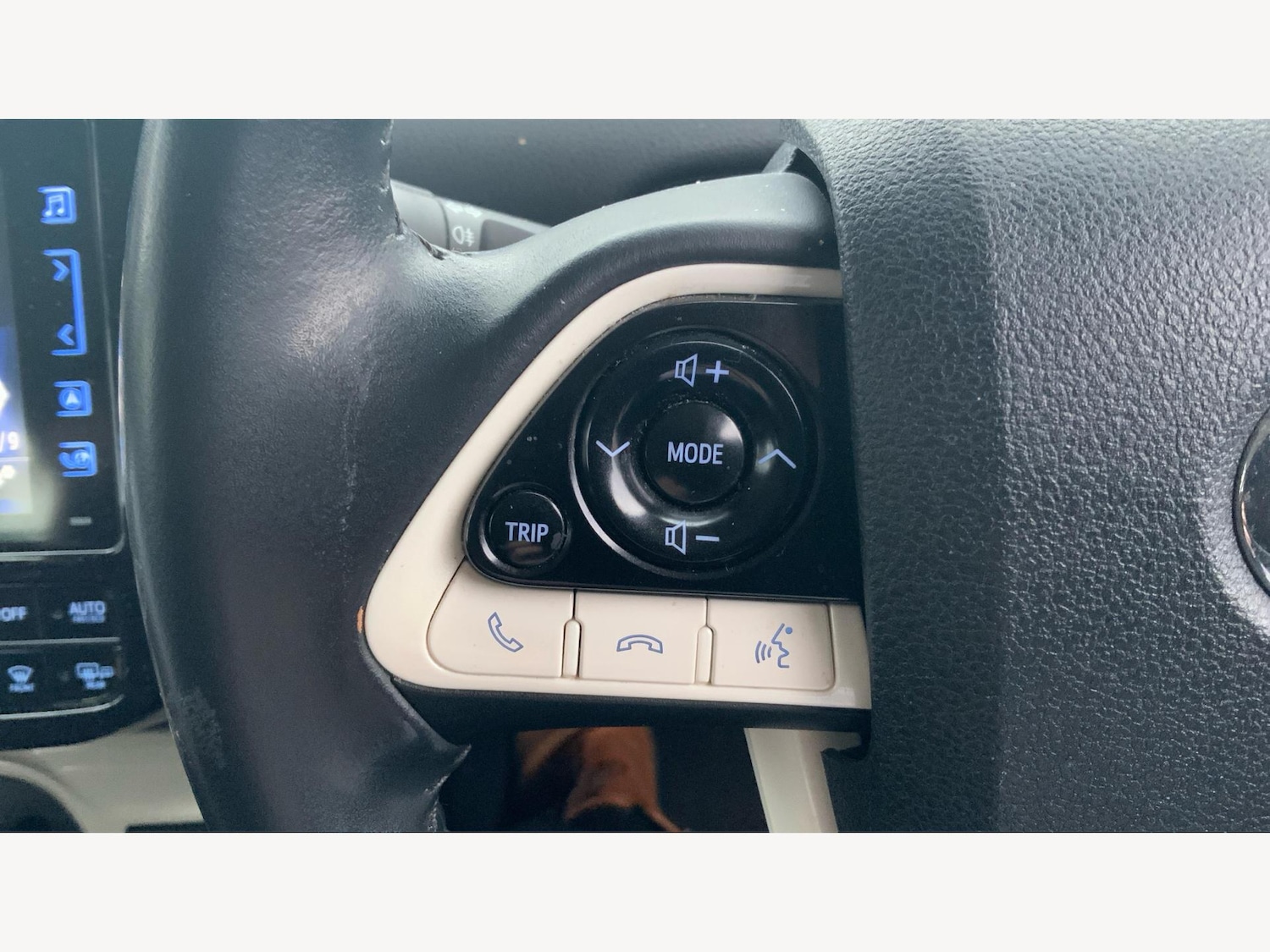 Used Toyota Prius 2017 for sale - 76472340: Photo 28