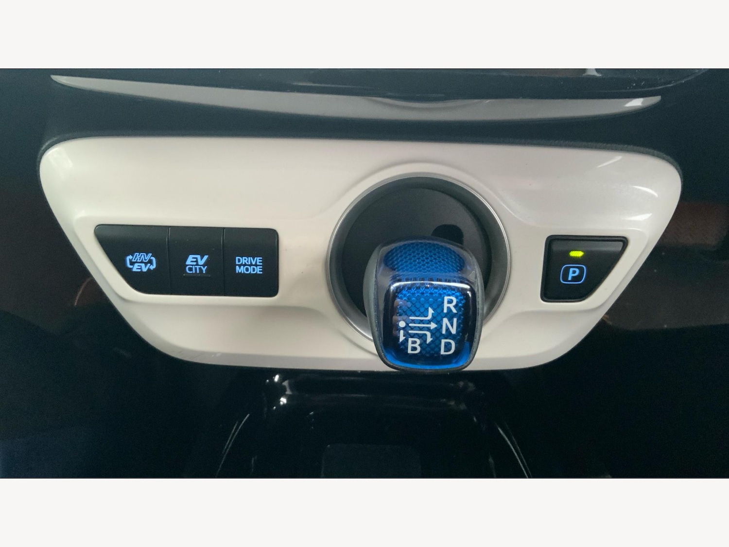 Used Toyota Prius 2017 for sale - 76472340: Photo 31