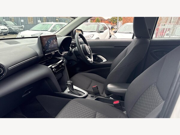 Used Toyota Yaris Cross 2024 for sale - 76059261: Photo 12