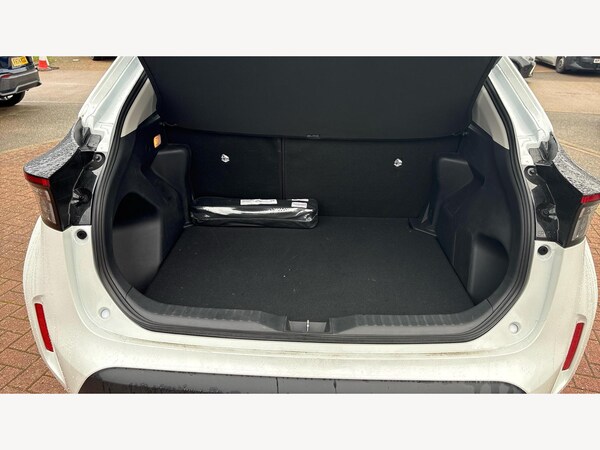 Used Toyota Yaris Cross 2024 for sale - 76059261: Photo 16