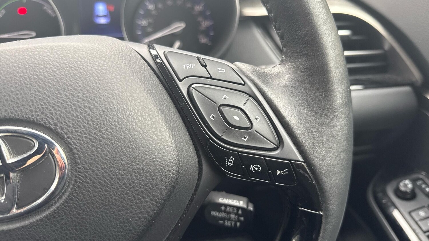 Used Toyota C-HR 2020 for sale - 77625001: Photo 32