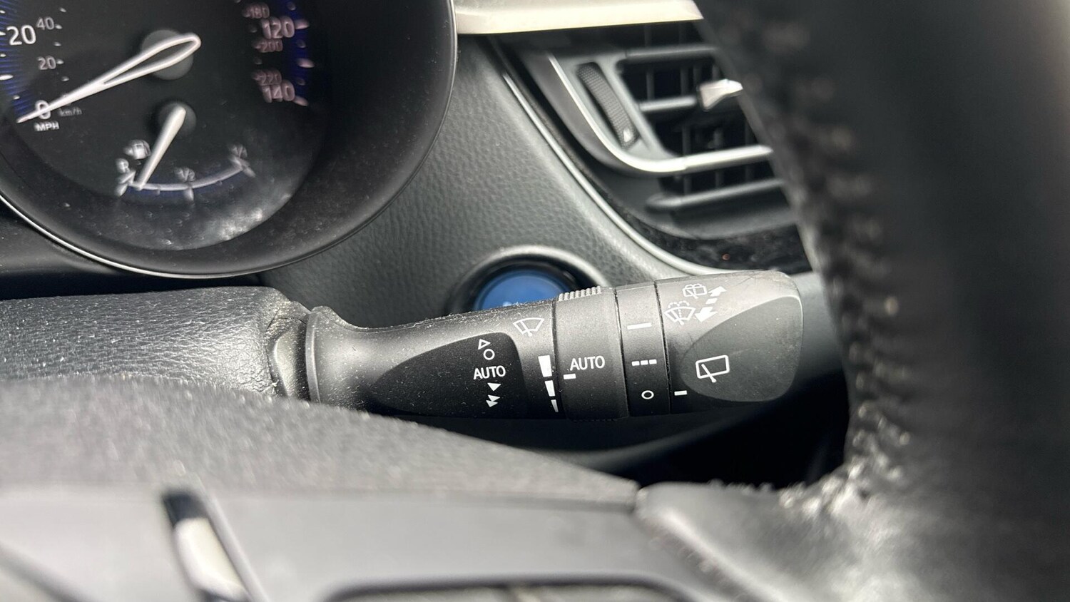 Used Toyota C-HR 2020 for sale - 77625001: Photo 34