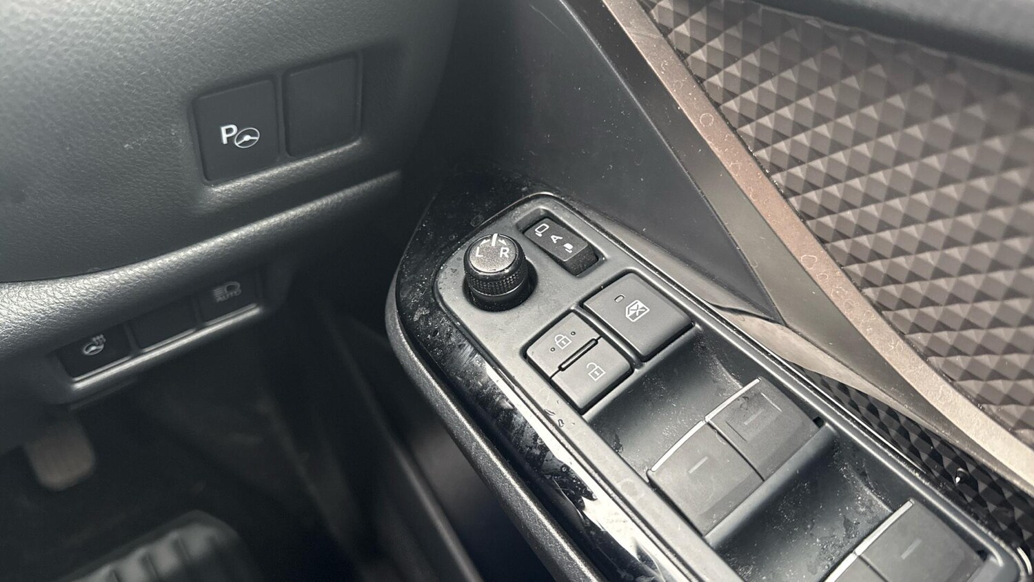 Used Toyota C-HR 2020 for sale - 77625001: Photo 36