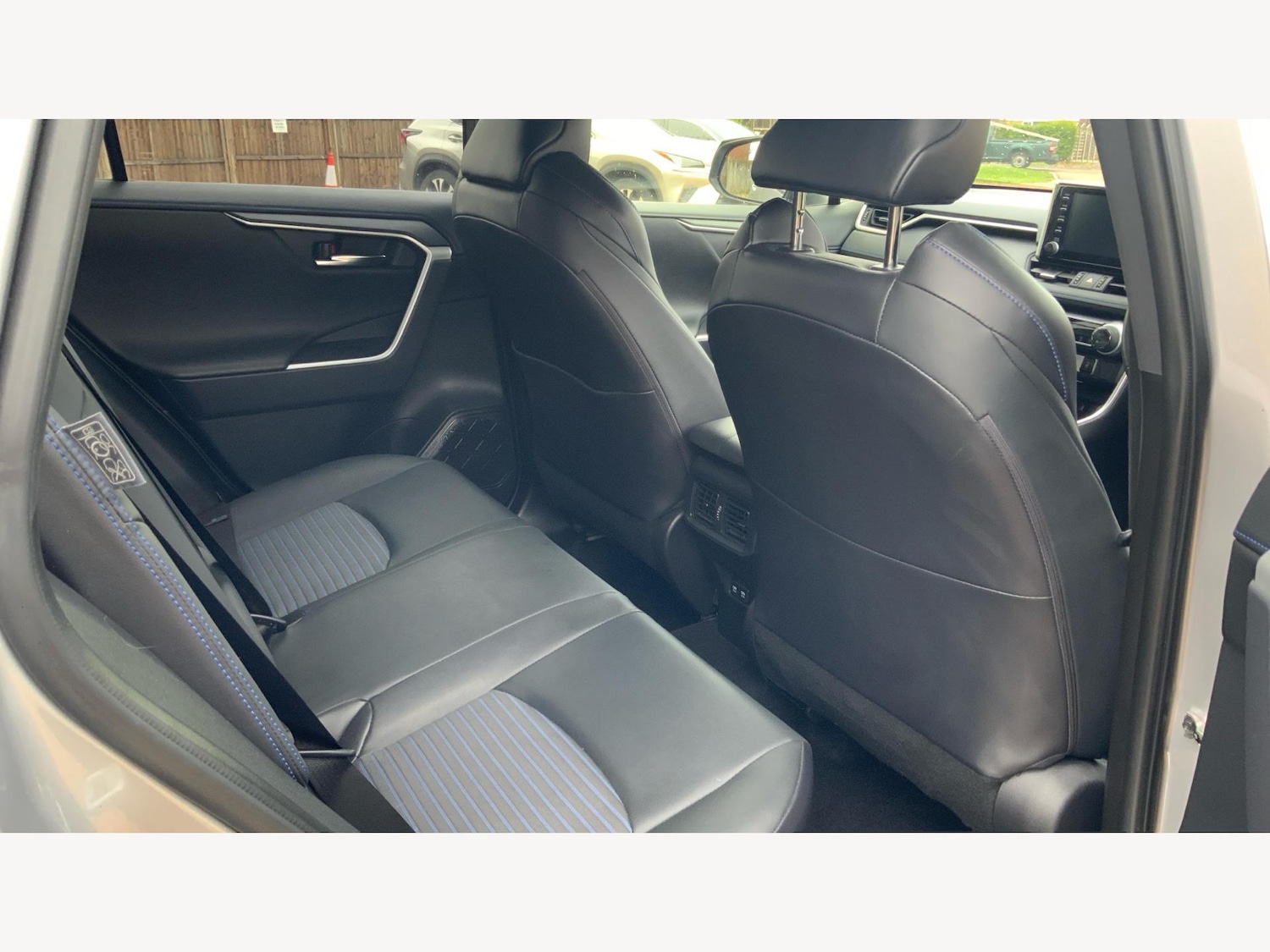 Used Toyota RAV4 2021 for sale - 76158589: Photo 14