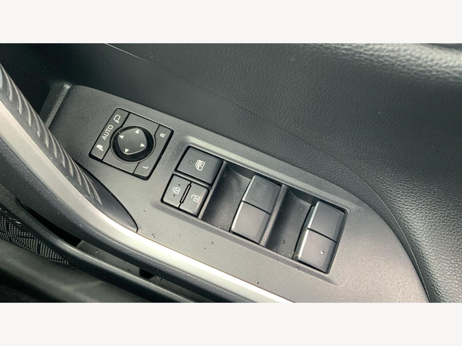 Used Toyota RAV4 2021 for sale - 76158589: Photo 32