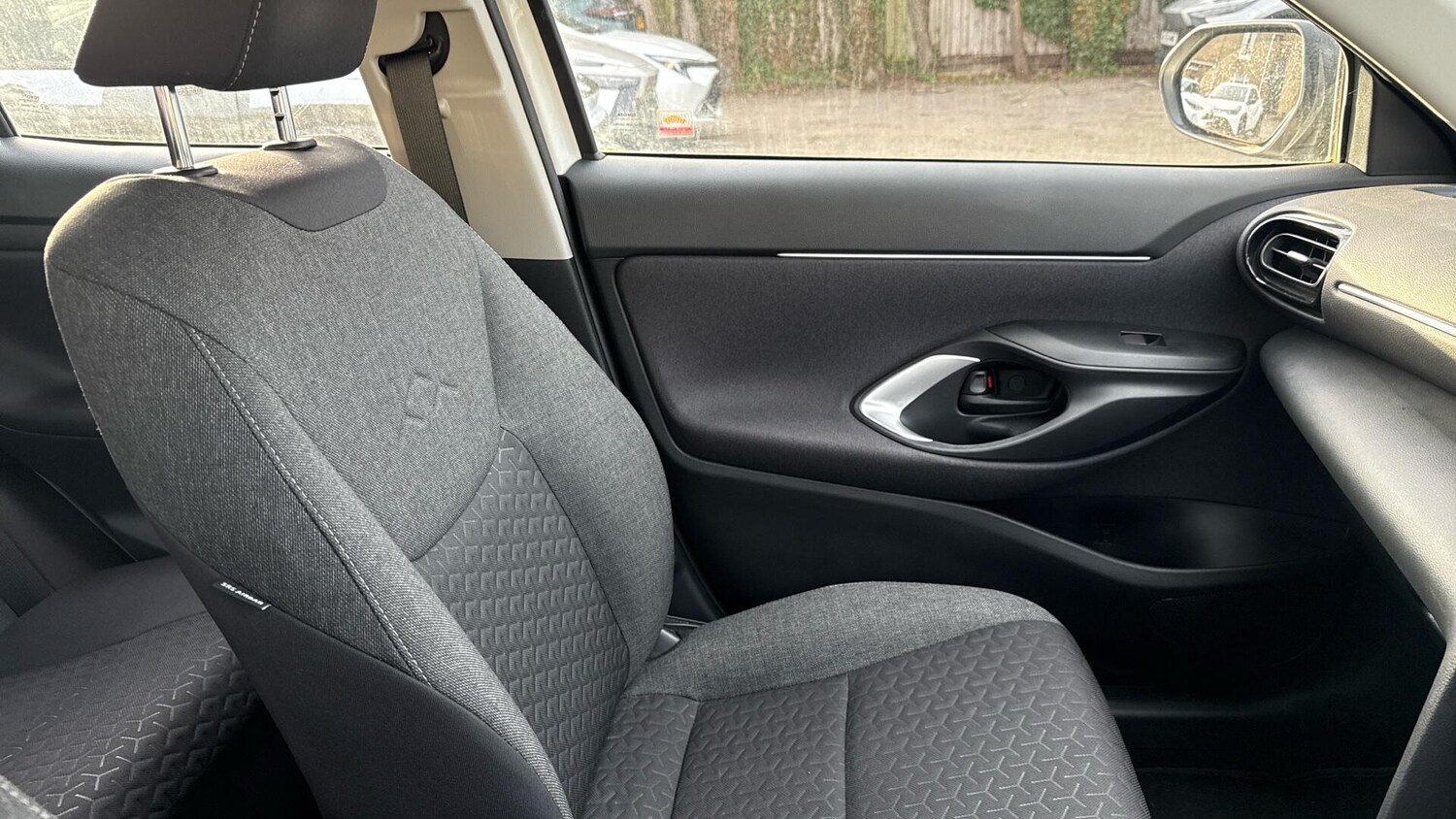 Used Toyota Yaris Cross for sale - 77925952: Photo 32